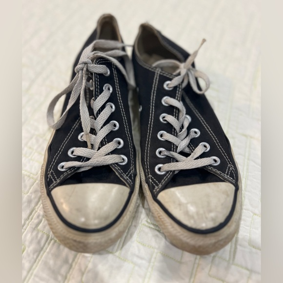 CLEARANCE
3 Pairs of Converse Size 8 Shoes | Red, Black and White - Picture 2 of 16
